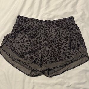 Athleta Printed Mesh Racer Run 4” LINED short